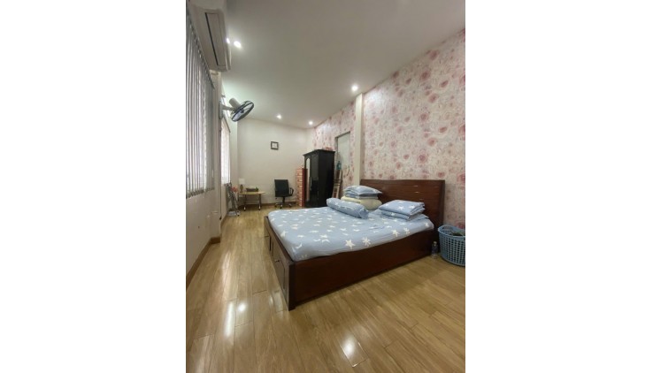 NGộp Cách Mạng Tháng 8 - HXH Thông - 62m2 - 2 tầng ở liền